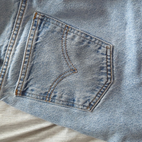 Vintage, Waist 33 Levi's Denim Shorts - Picture 5 of 5